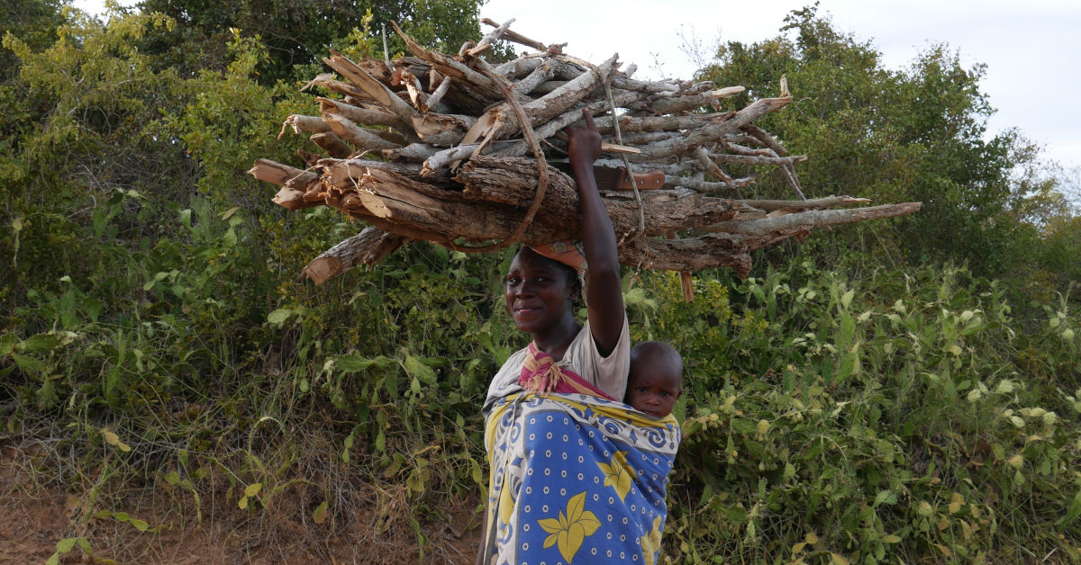 Kenyan woman with headlot