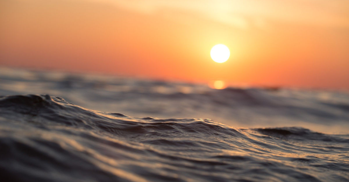 Ocean waves with sunset by Pexels from Pixabay