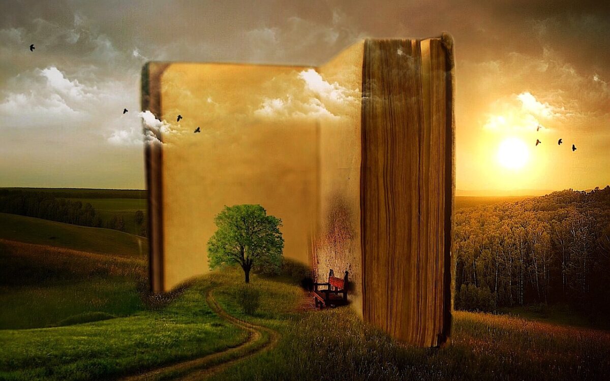 fantasy book by Mysticsartdeasign on Pixabay